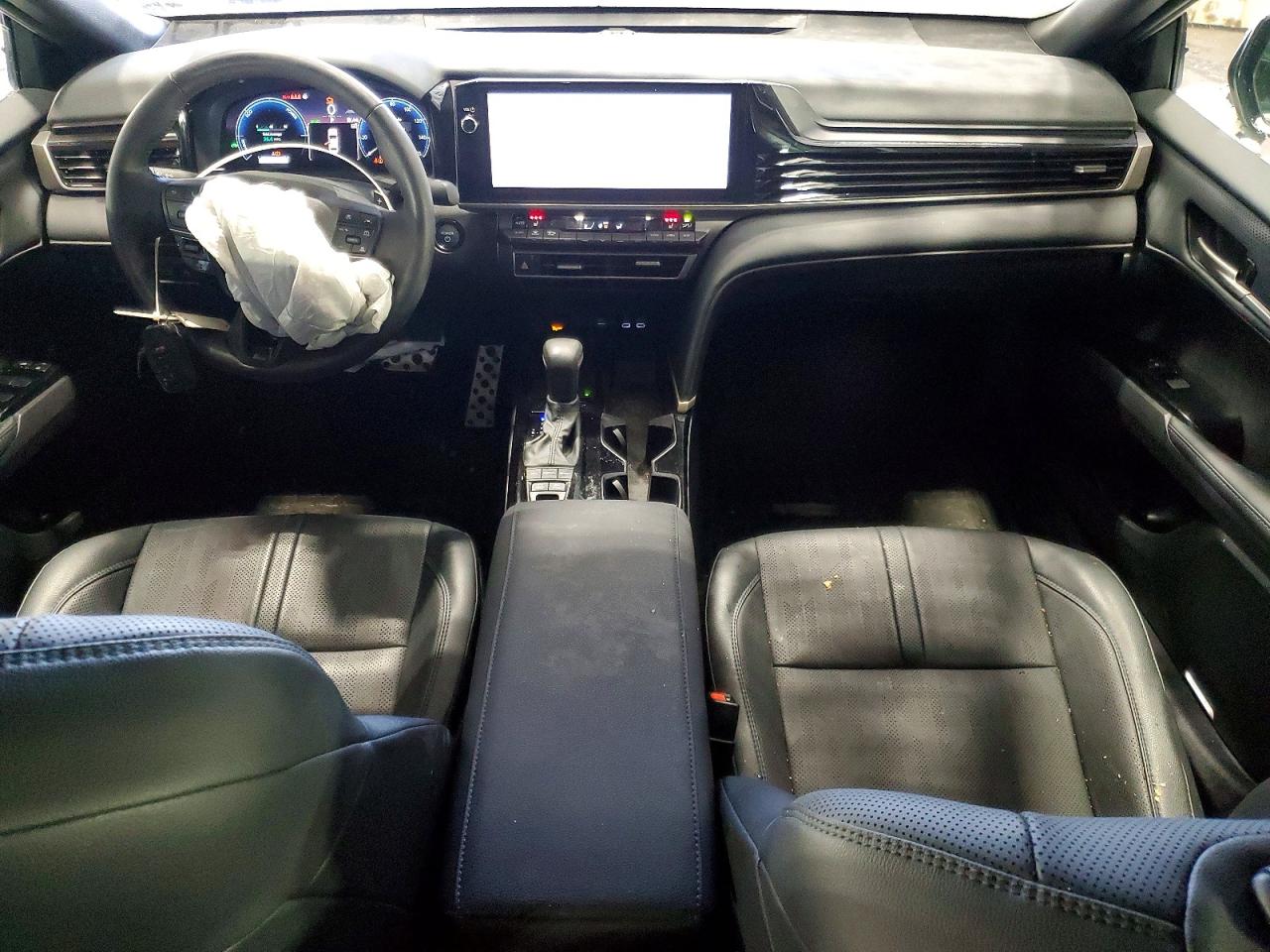 2025 TOYOTA CAMRY XSE photo 8