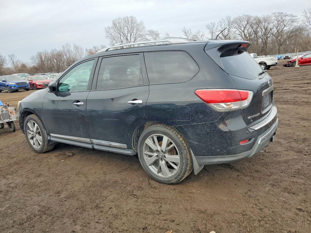 2013 NISSAN PATHFINDER S photo 2