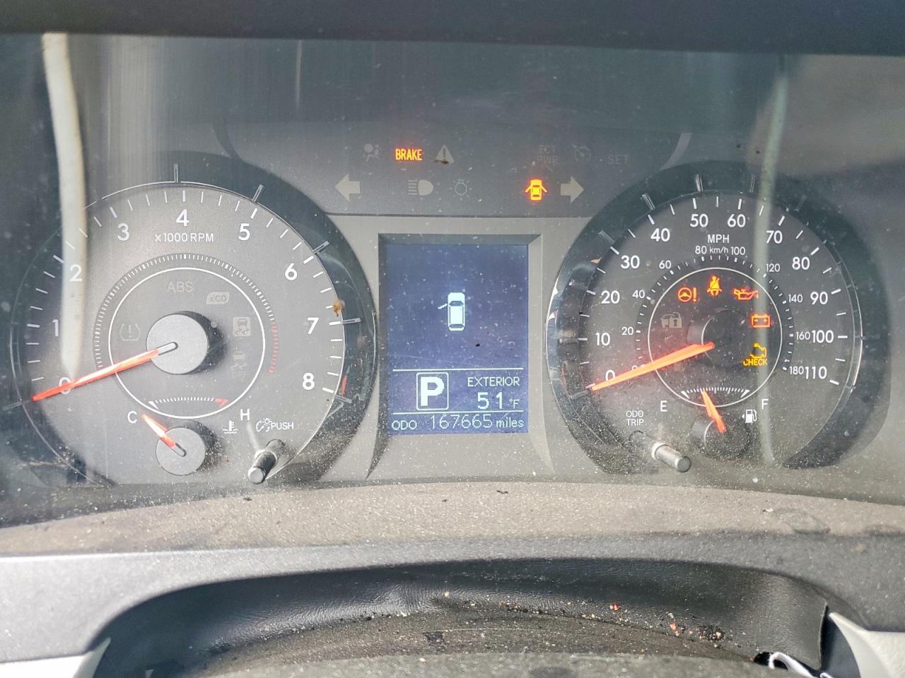 2017 TOYOTA SIENNA LE photo 9