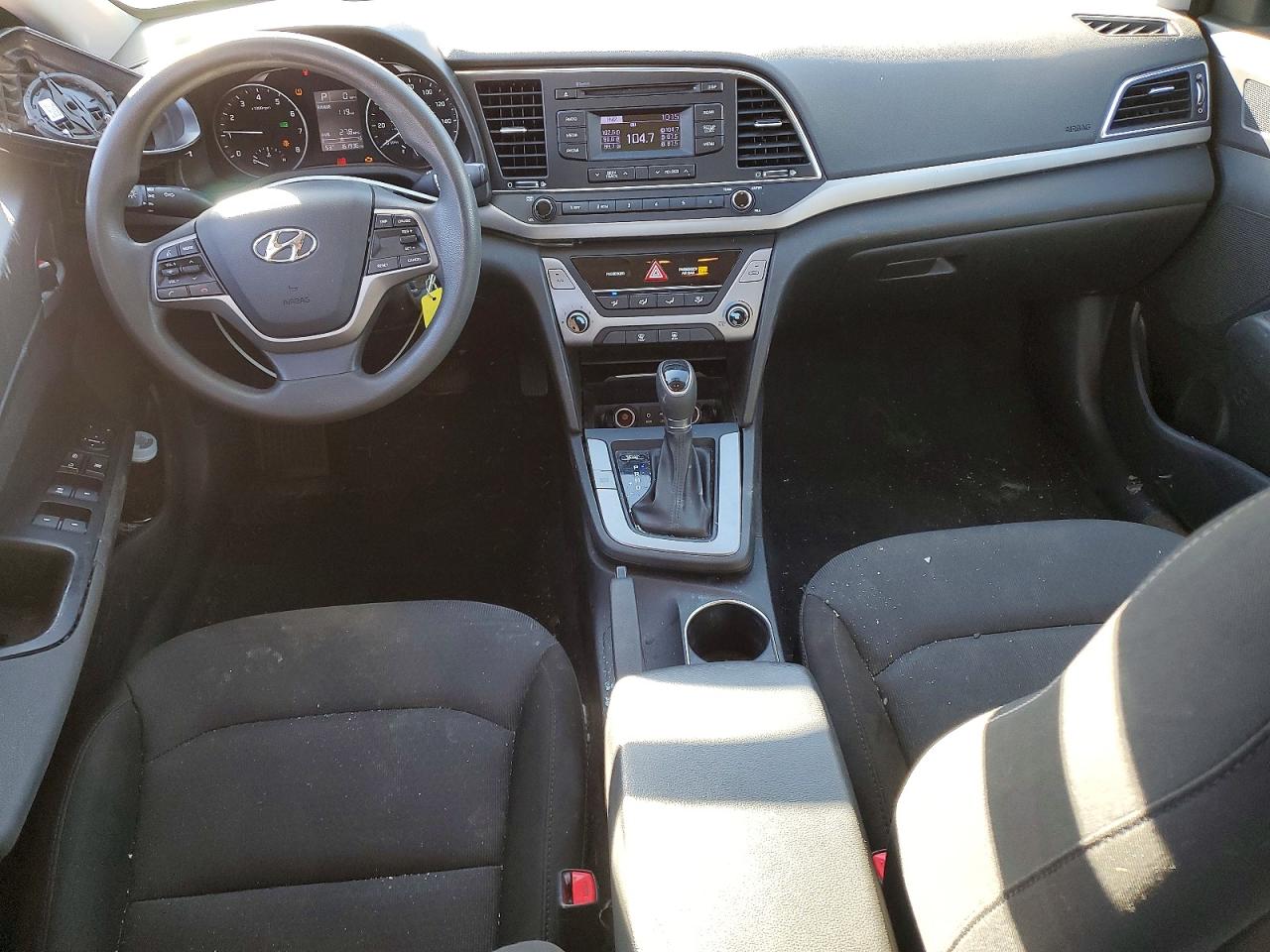2018 HYUNDAI ELANTRA SE photo 8
