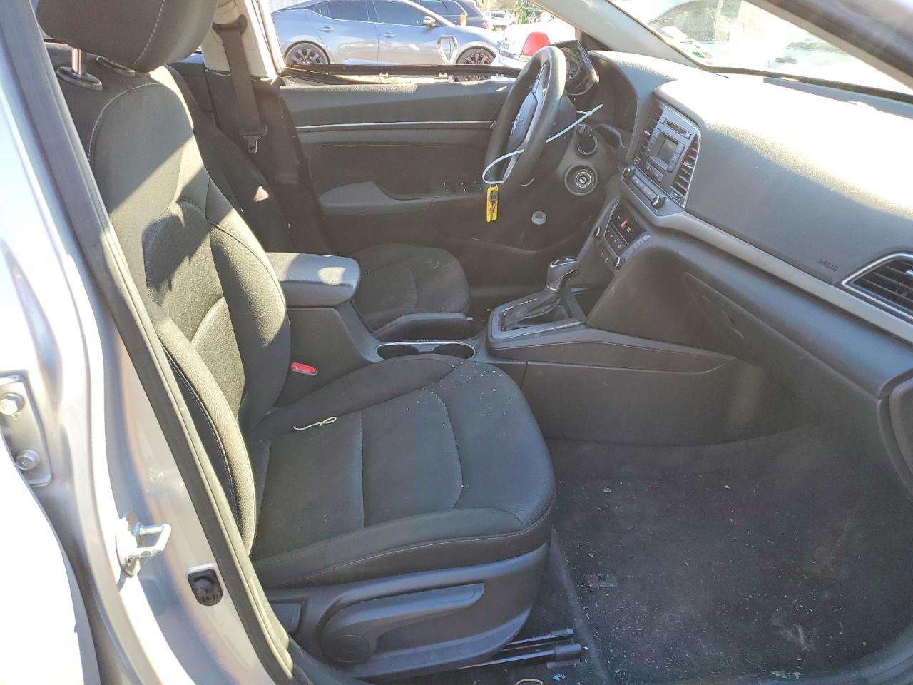 2018 HYUNDAI ELANTRA SE photo 7