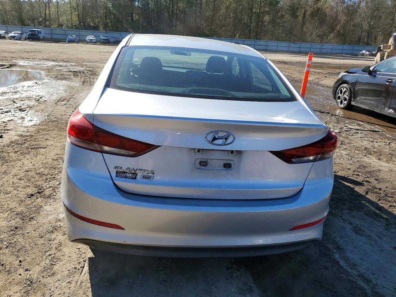 2018 HYUNDAI ELANTRA SE photo 6