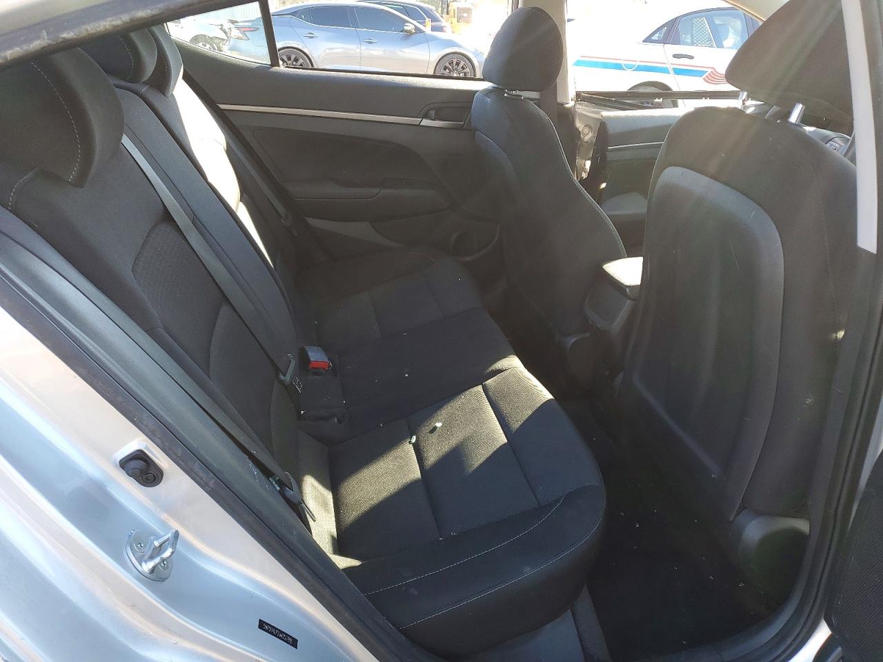 2018 HYUNDAI ELANTRA SE photo 10