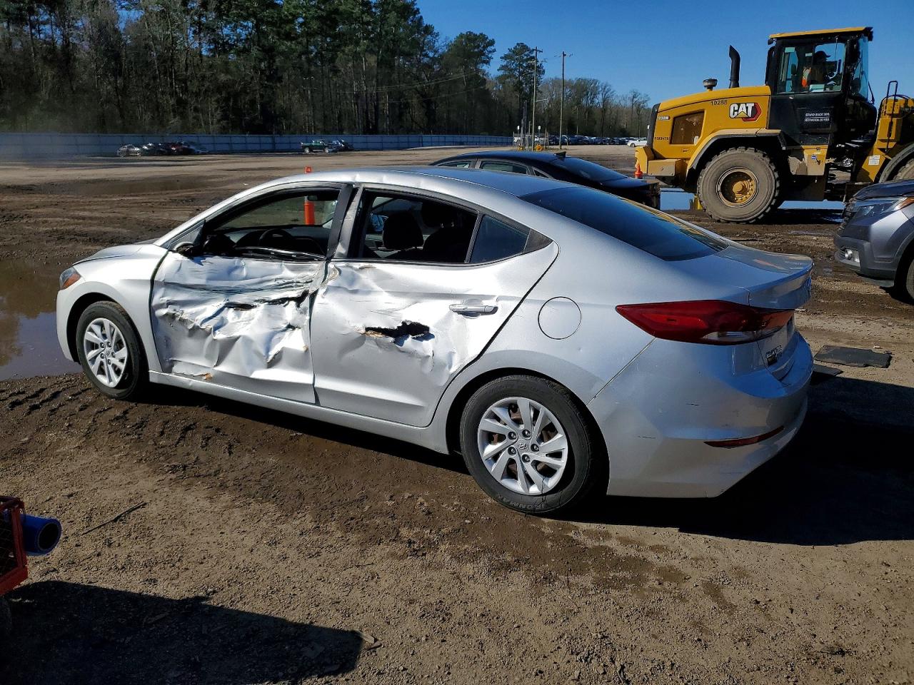 2018 HYUNDAI ELANTRA SE photo 2