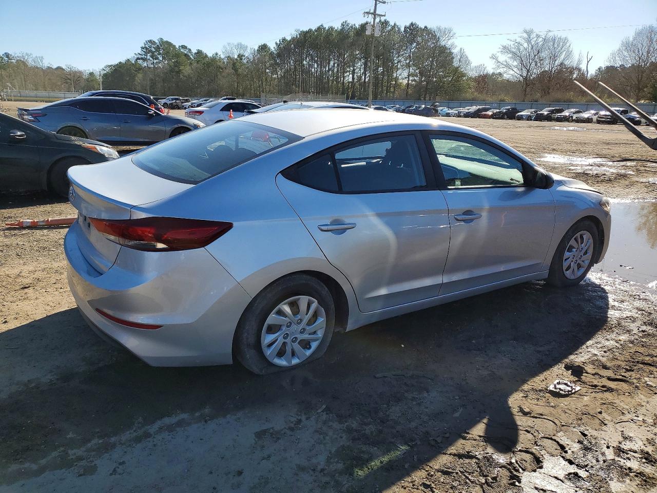 2018 HYUNDAI ELANTRA SE photo 3
