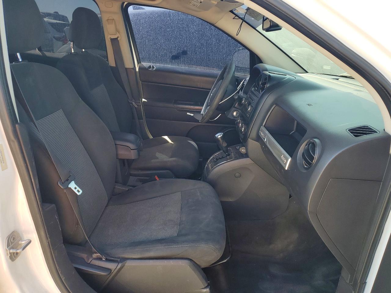 2016 JEEP COMPASS SPORT photo 14