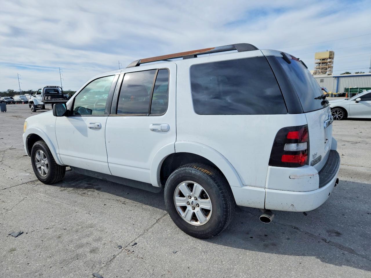 2009 FORD EXPLORER XLT photo 2