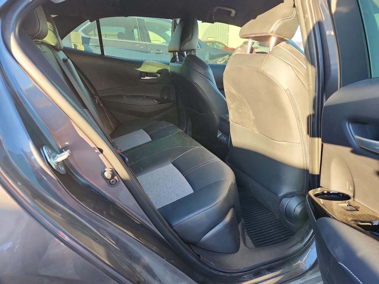 2025 TOYOTA COROLLA XSE photo 19