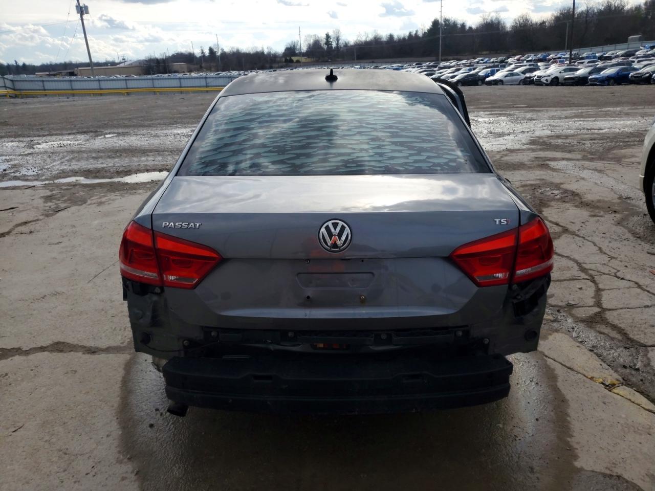 2015 VOLKSWAGEN PASSAT S photo 6