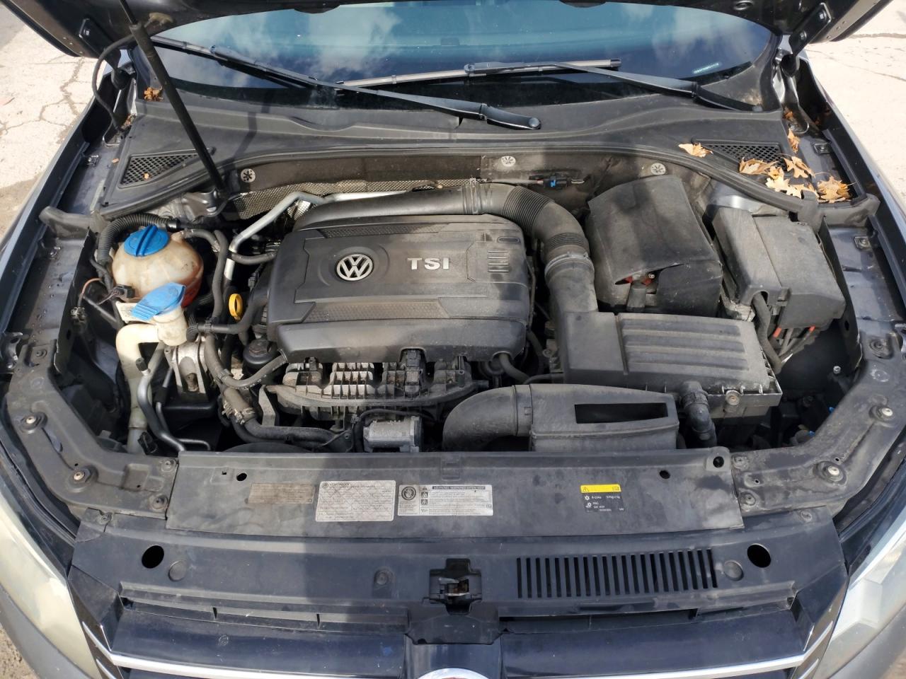 2015 VOLKSWAGEN PASSAT S photo 11