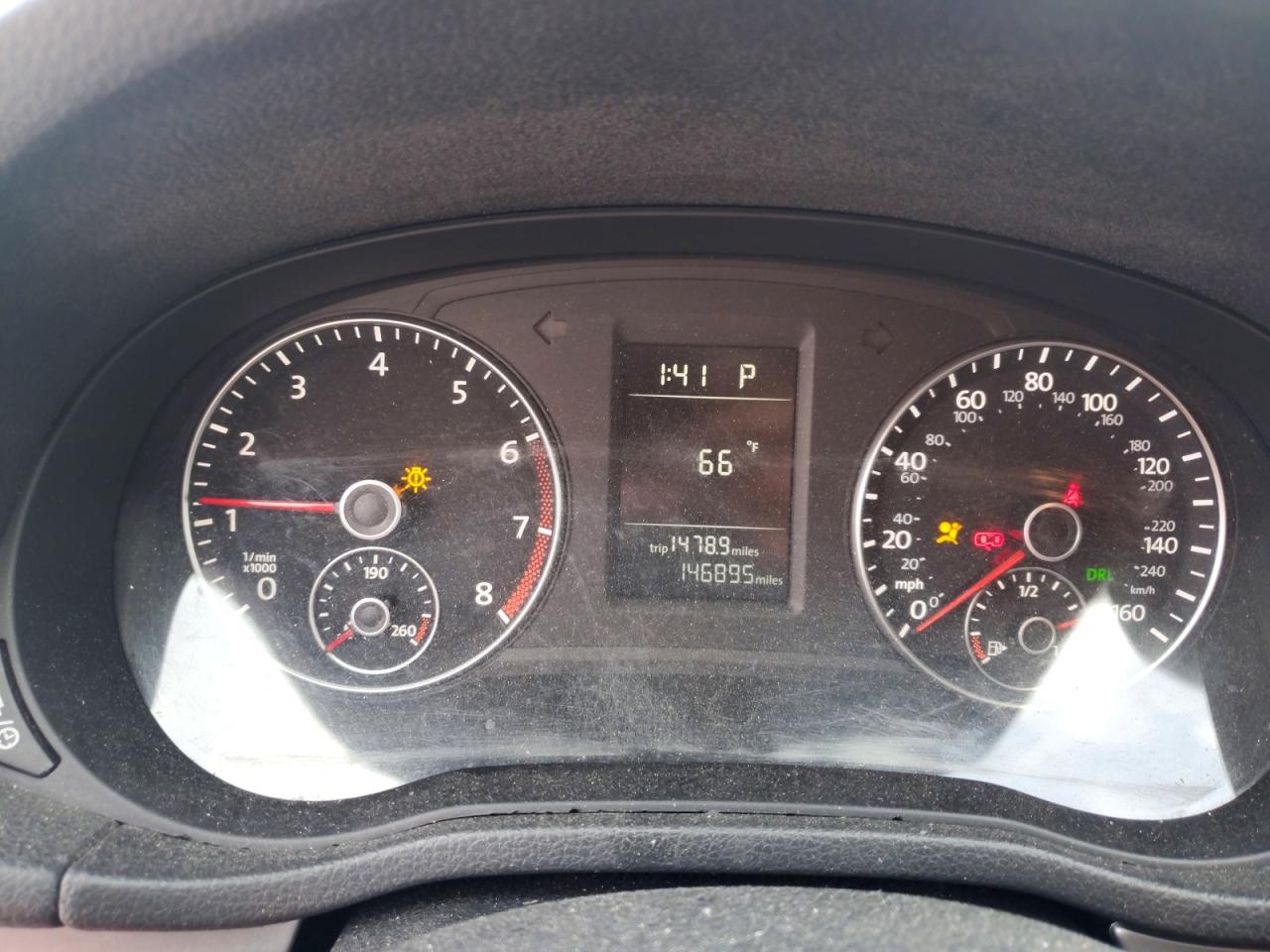 2015 VOLKSWAGEN PASSAT S photo 9
