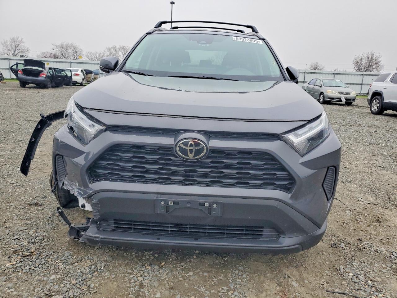 2025 TOYOTA RAV4 XLE photo 5