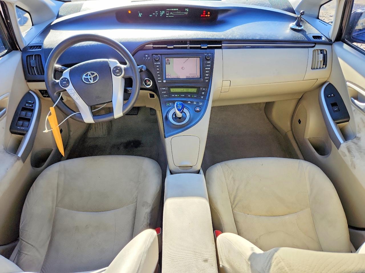 2011 TOYOTA PRIUS photo 8