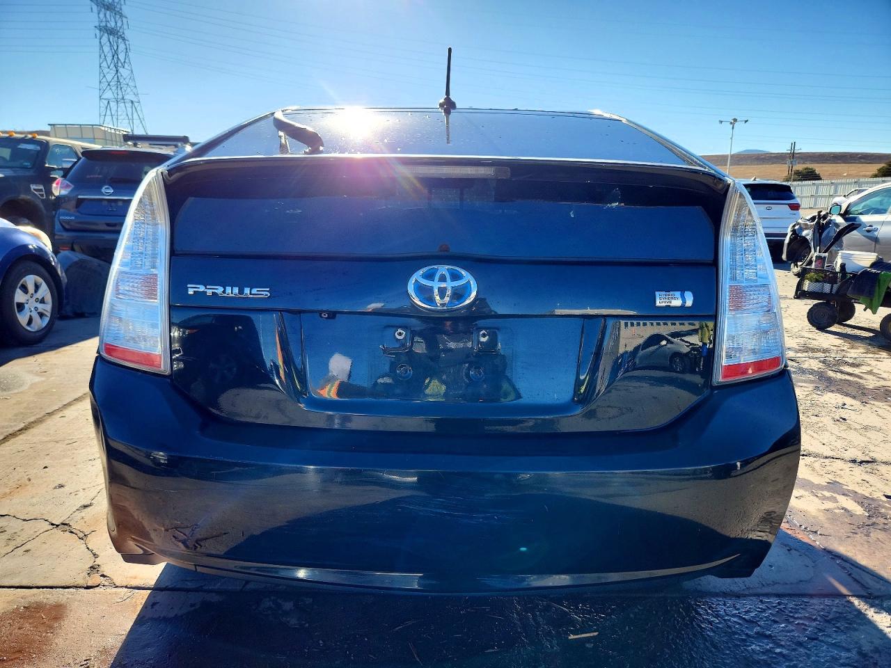 2011 TOYOTA PRIUS photo 6