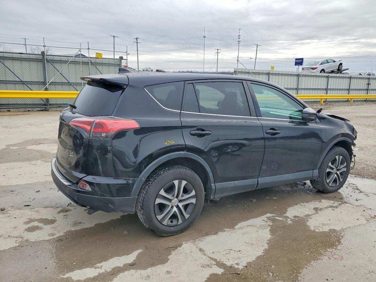 2017 TOYOTA RAV4 LE photo 5