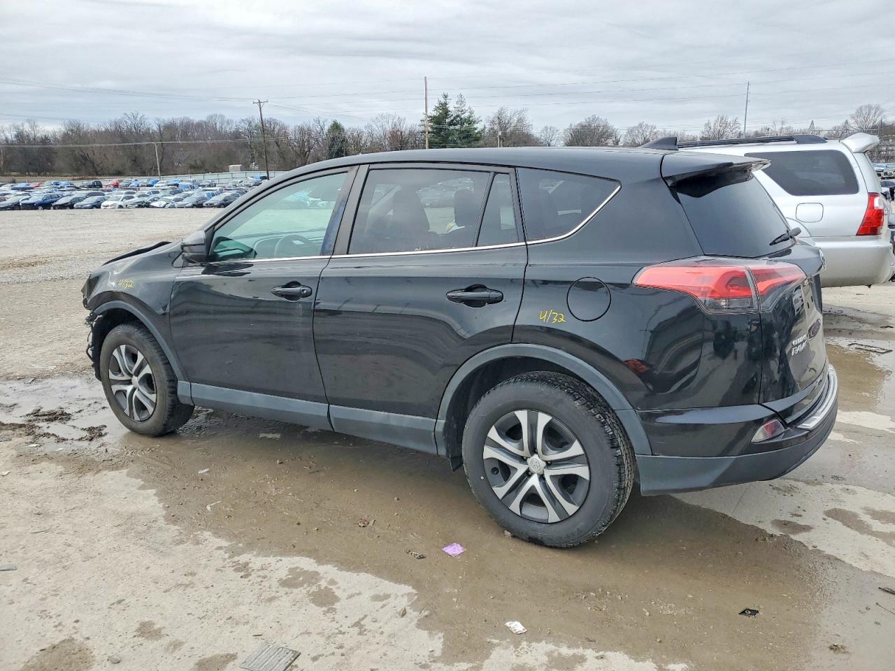 2017 TOYOTA RAV4 LE photo 3