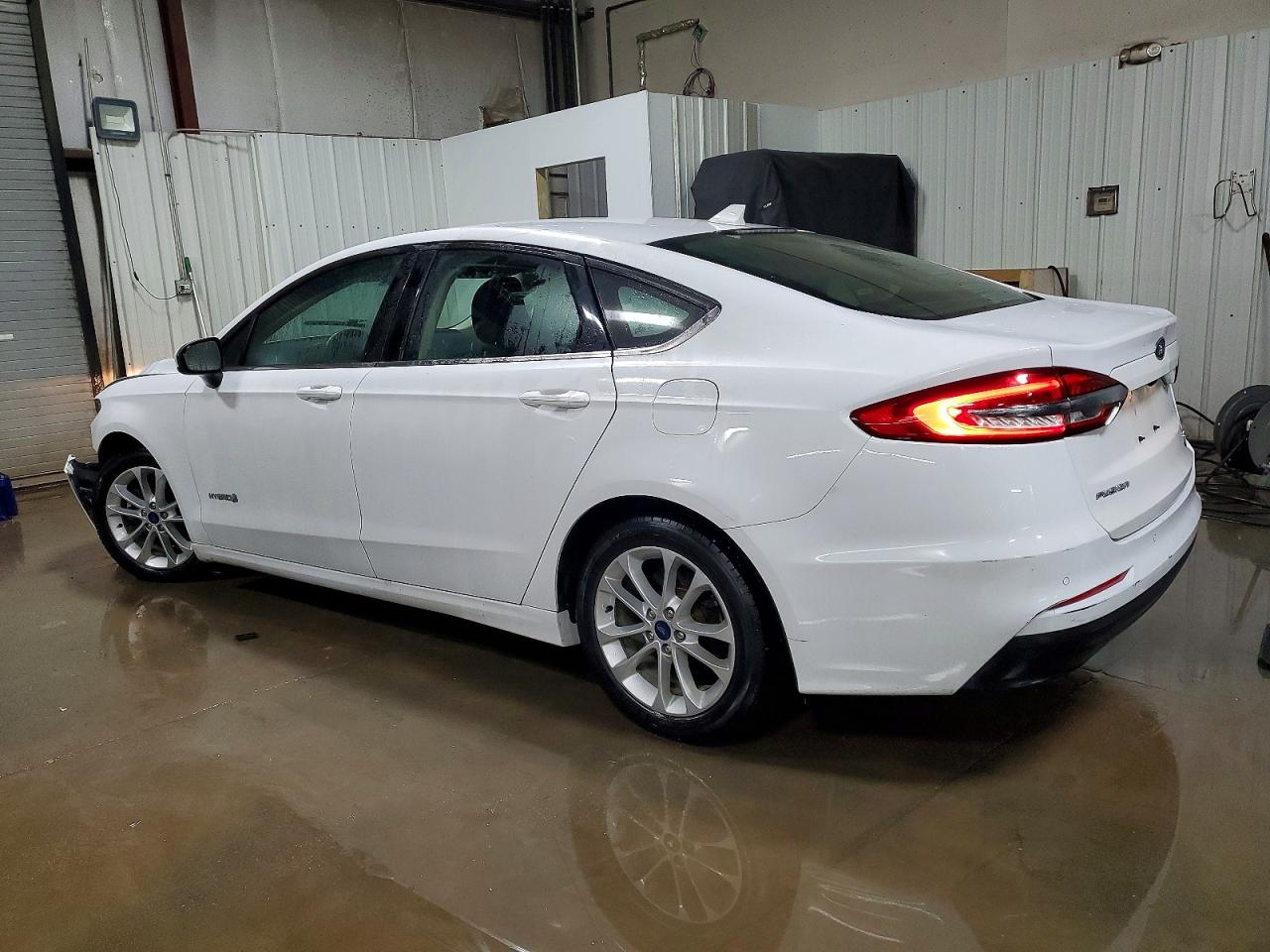 2019 FORD FUSION SE photo 2
