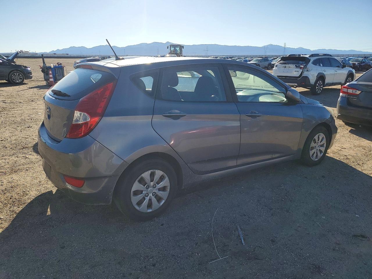 2016 HYUNDAI ACCENT SE photo 3