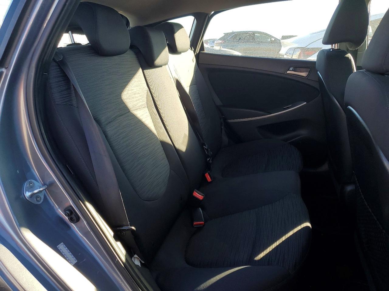 2016 HYUNDAI ACCENT SE photo 10