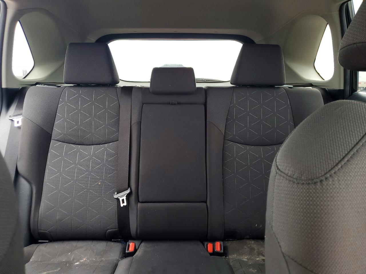 2024 TOYOTA RAV4 XLE photo 10