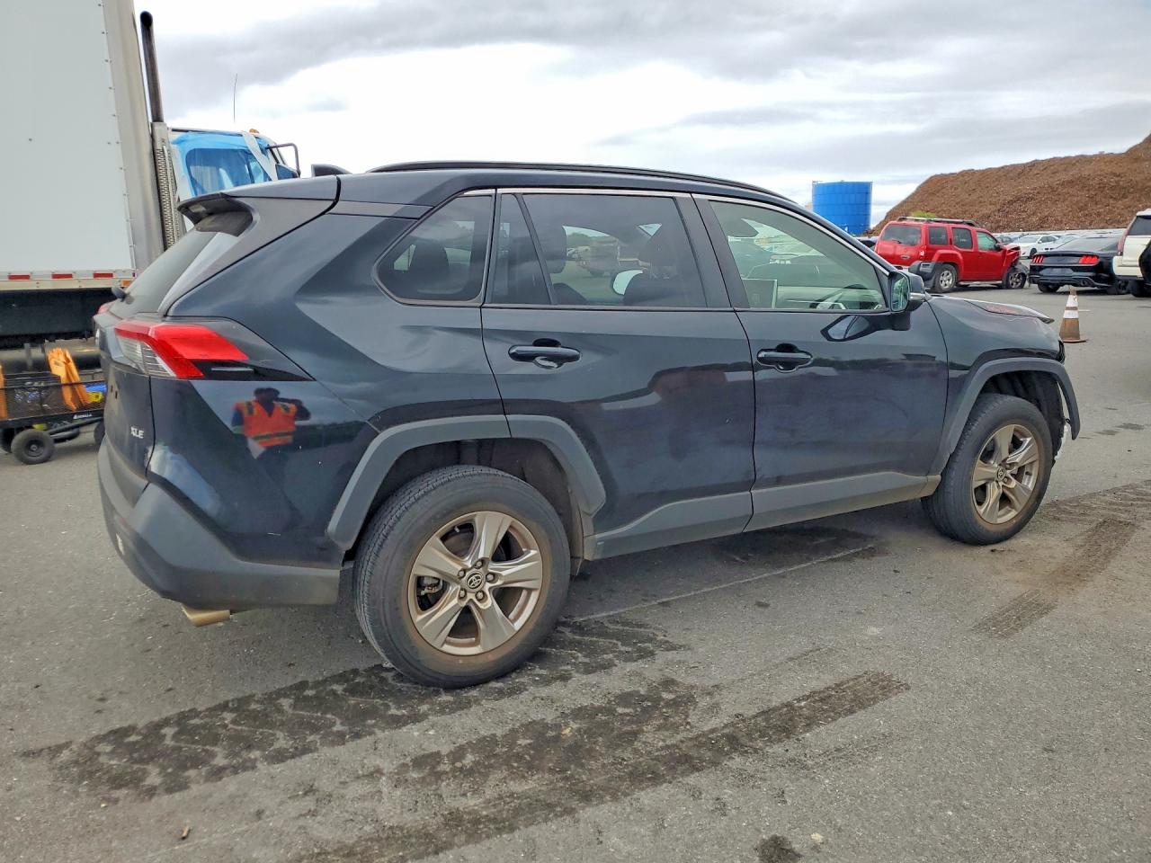 2024 TOYOTA RAV4 XLE photo 3