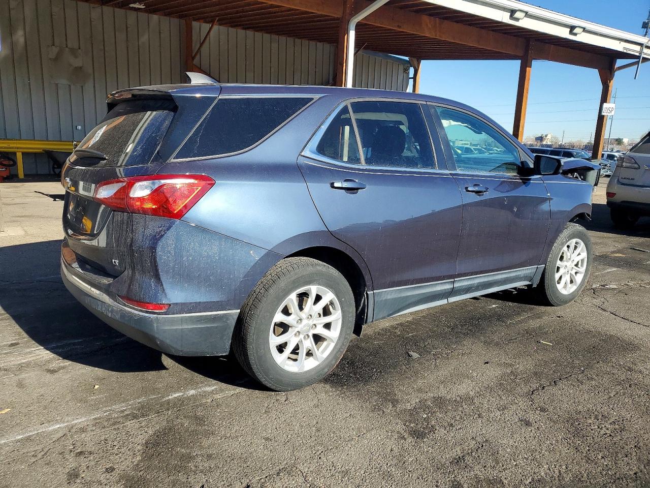 2018 CHEVROLET EQUINOX LT photo 3