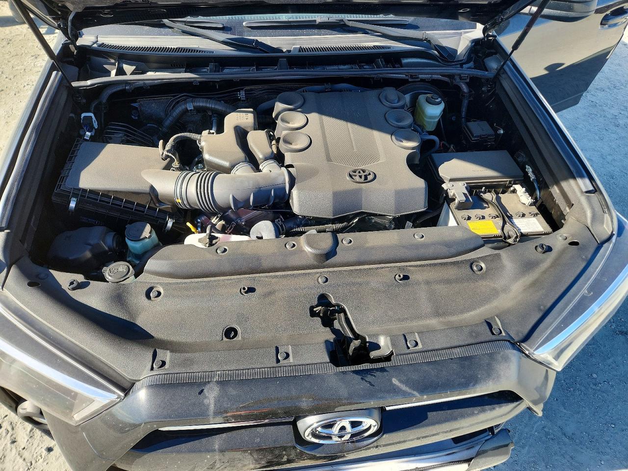 2022 TOYOTA 4RUNNER SR5 photo 11