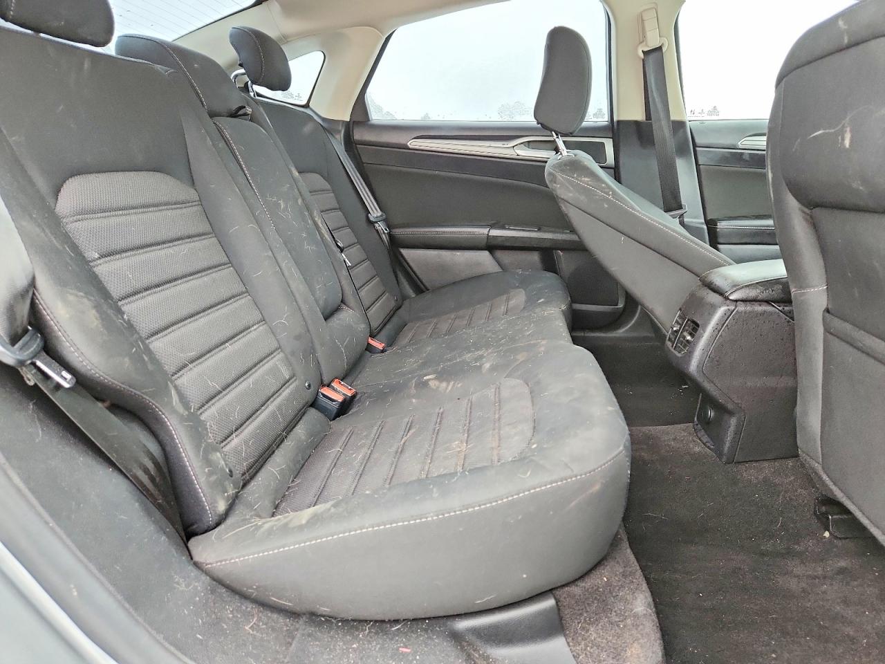 2020 FORD FUSION SE photo 19