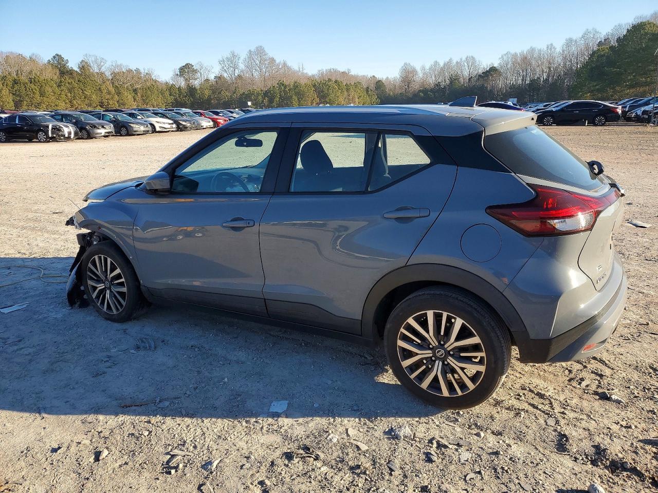 2021 NISSAN KICKS SV photo 2