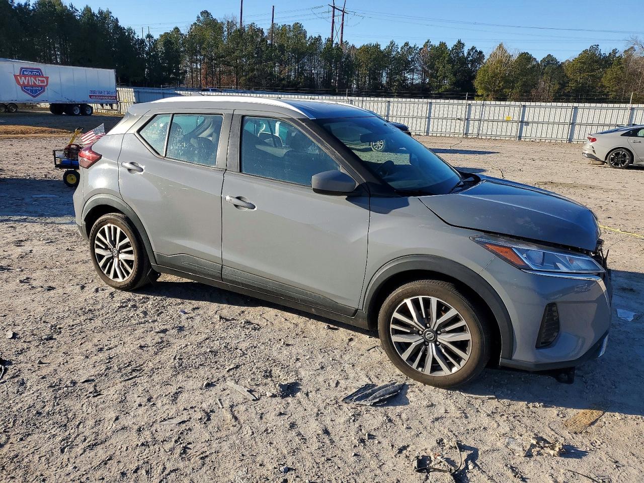2021 NISSAN KICKS SV photo 4