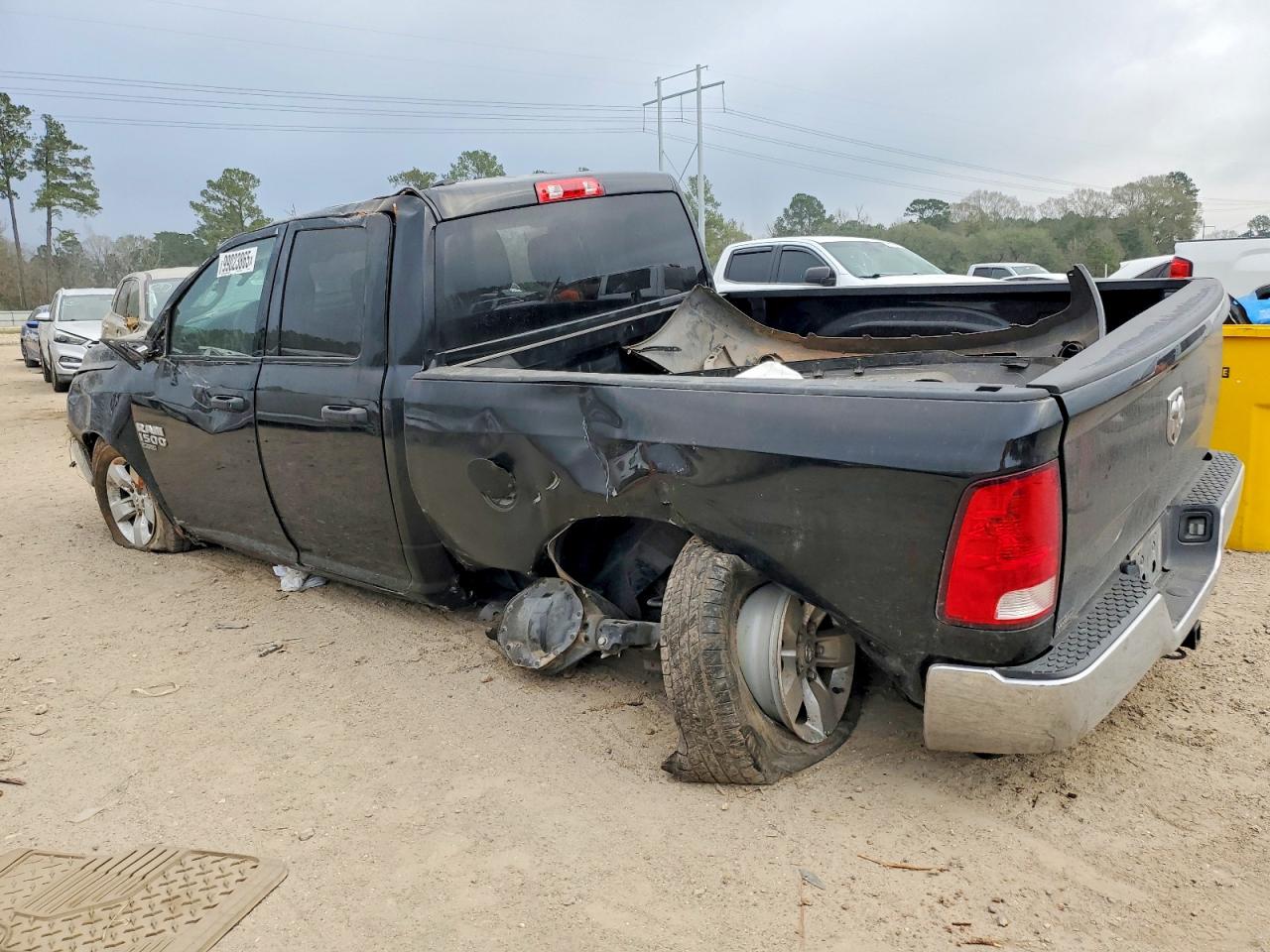 2021 RAM 1500 CLASSIC TRADESMAN photo 3