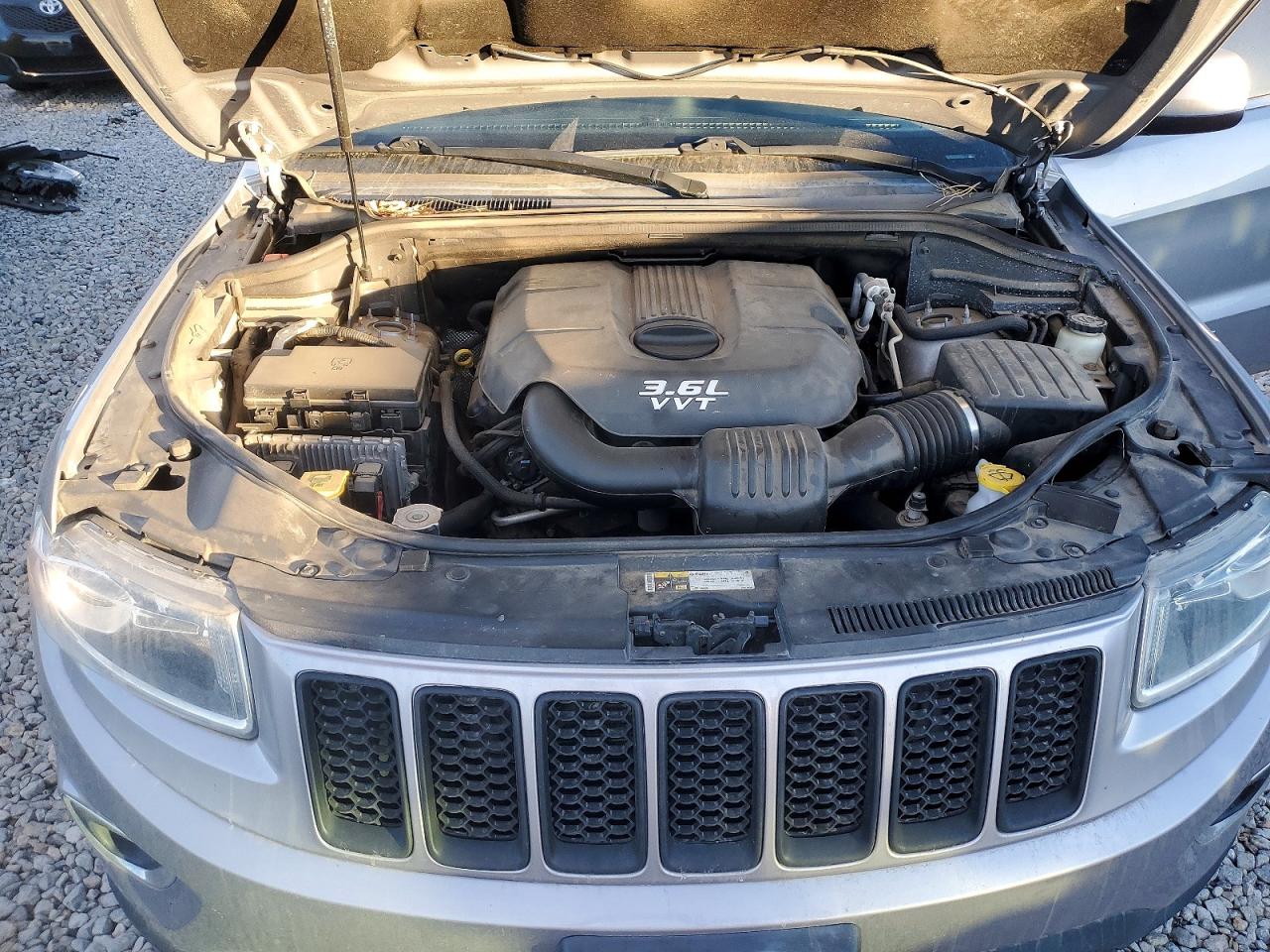 2014 JEEP GRAND CHEROKEE LAREDO photo 23