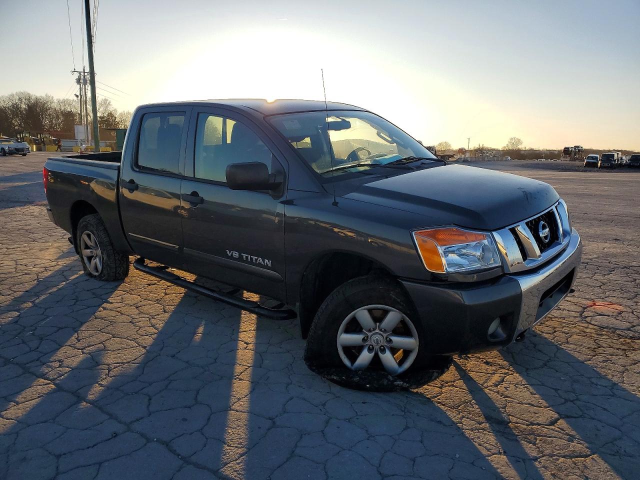2012 NISSAN TITAN S photo 4