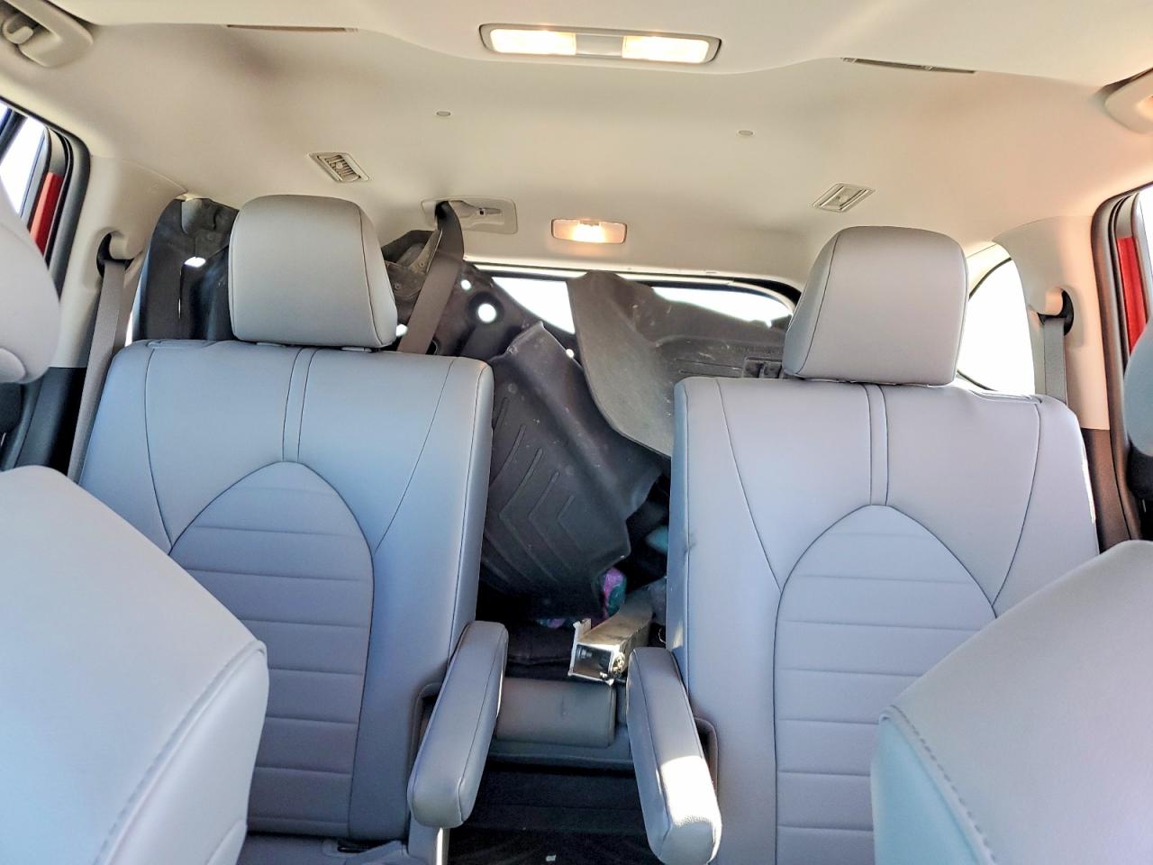 2022 TOYOTA HIGHLANDER XLE photo 10