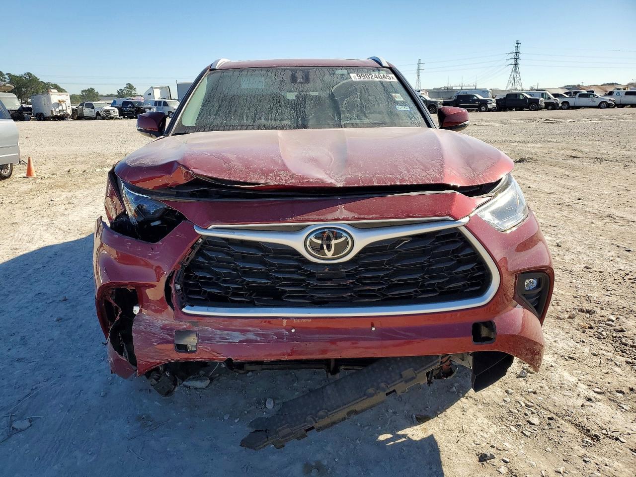 2022 TOYOTA HIGHLANDER XLE photo 5