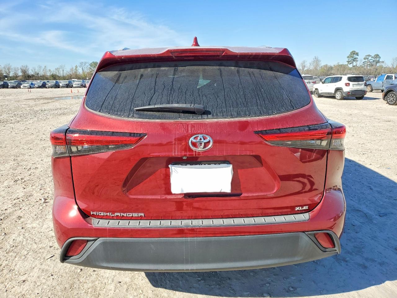 2022 TOYOTA HIGHLANDER XLE photo 6