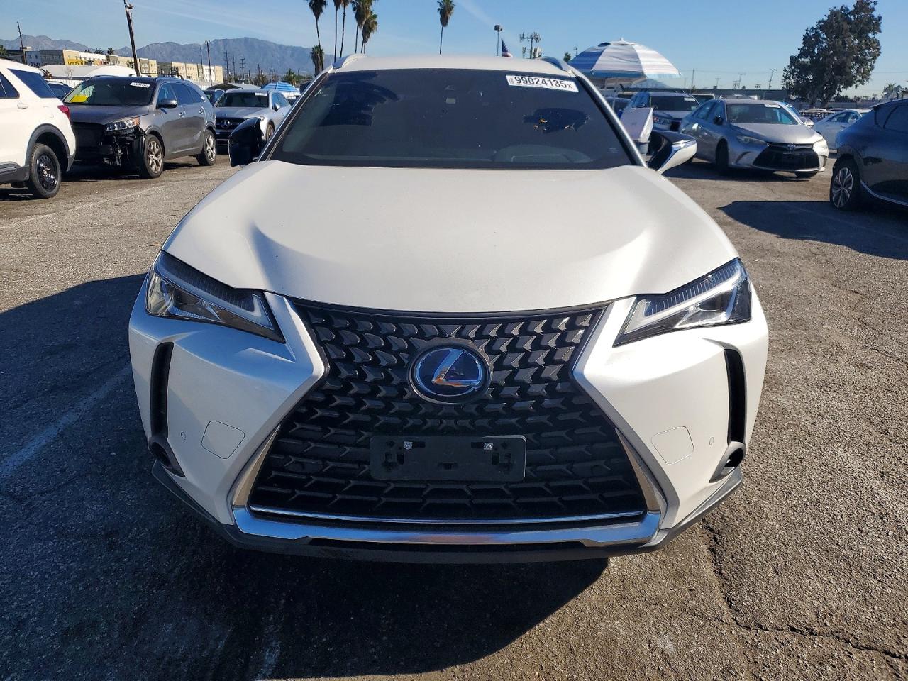 2022 LEXUS UX 250H BASE photo 5