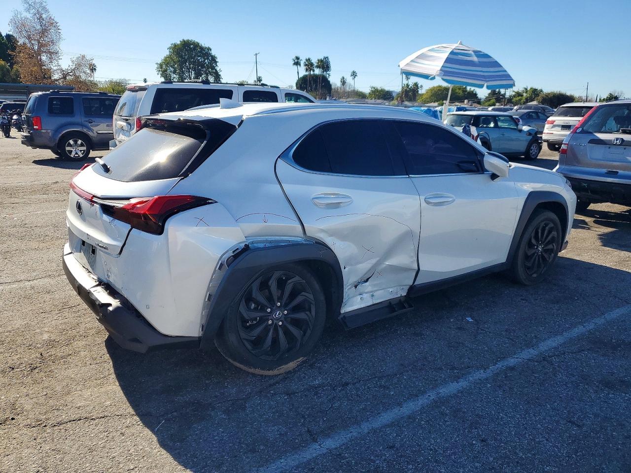 2022 LEXUS UX 250H BASE photo 3