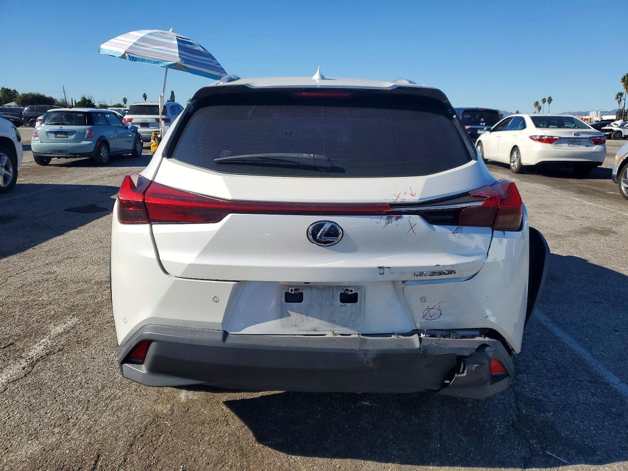 2022 LEXUS UX 250H BASE photo 6