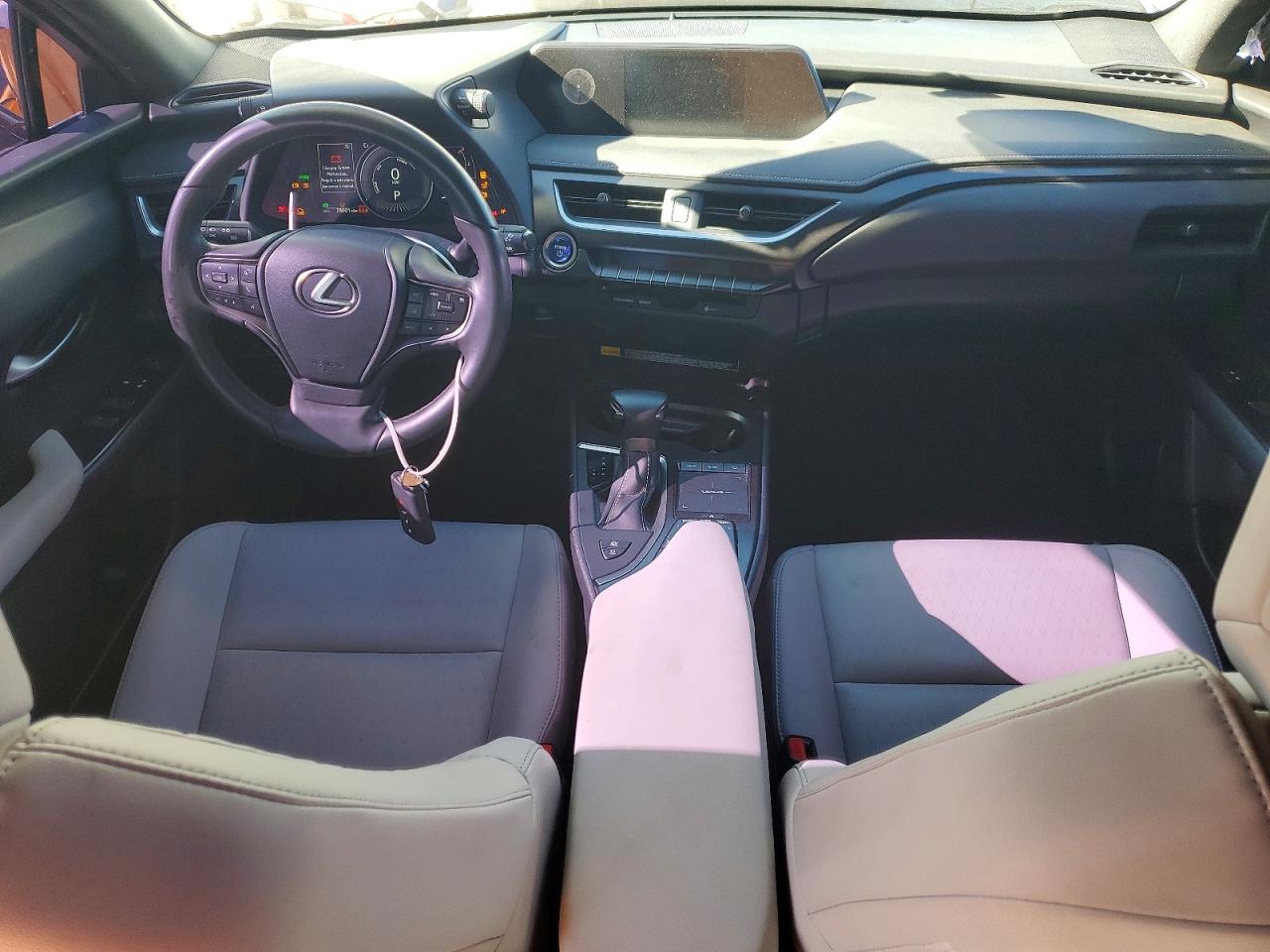 2022 LEXUS UX 250H BASE photo 8