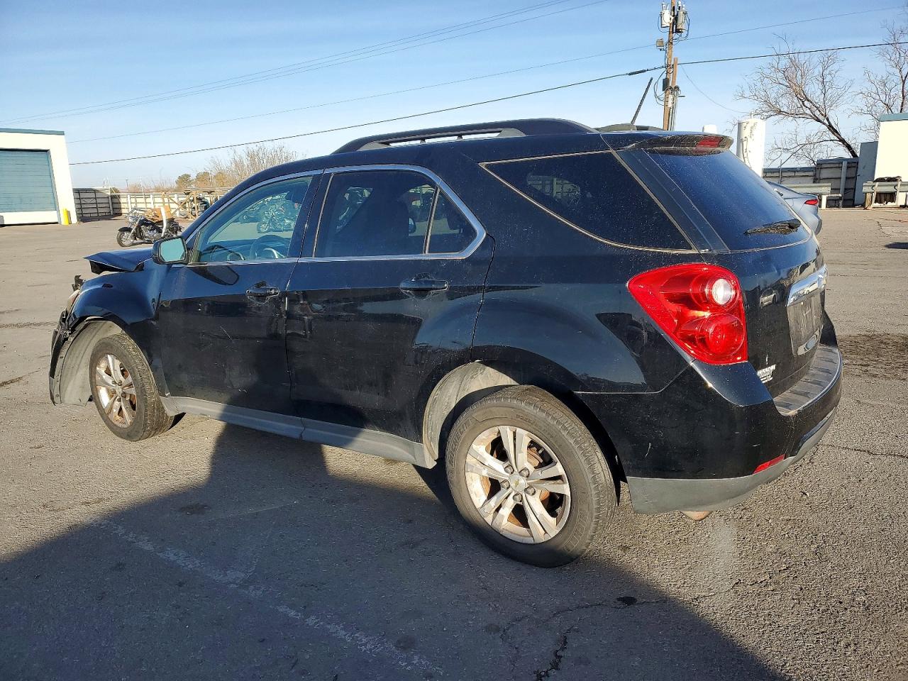 2015 CHEVROLET EQUINOX LT photo 2