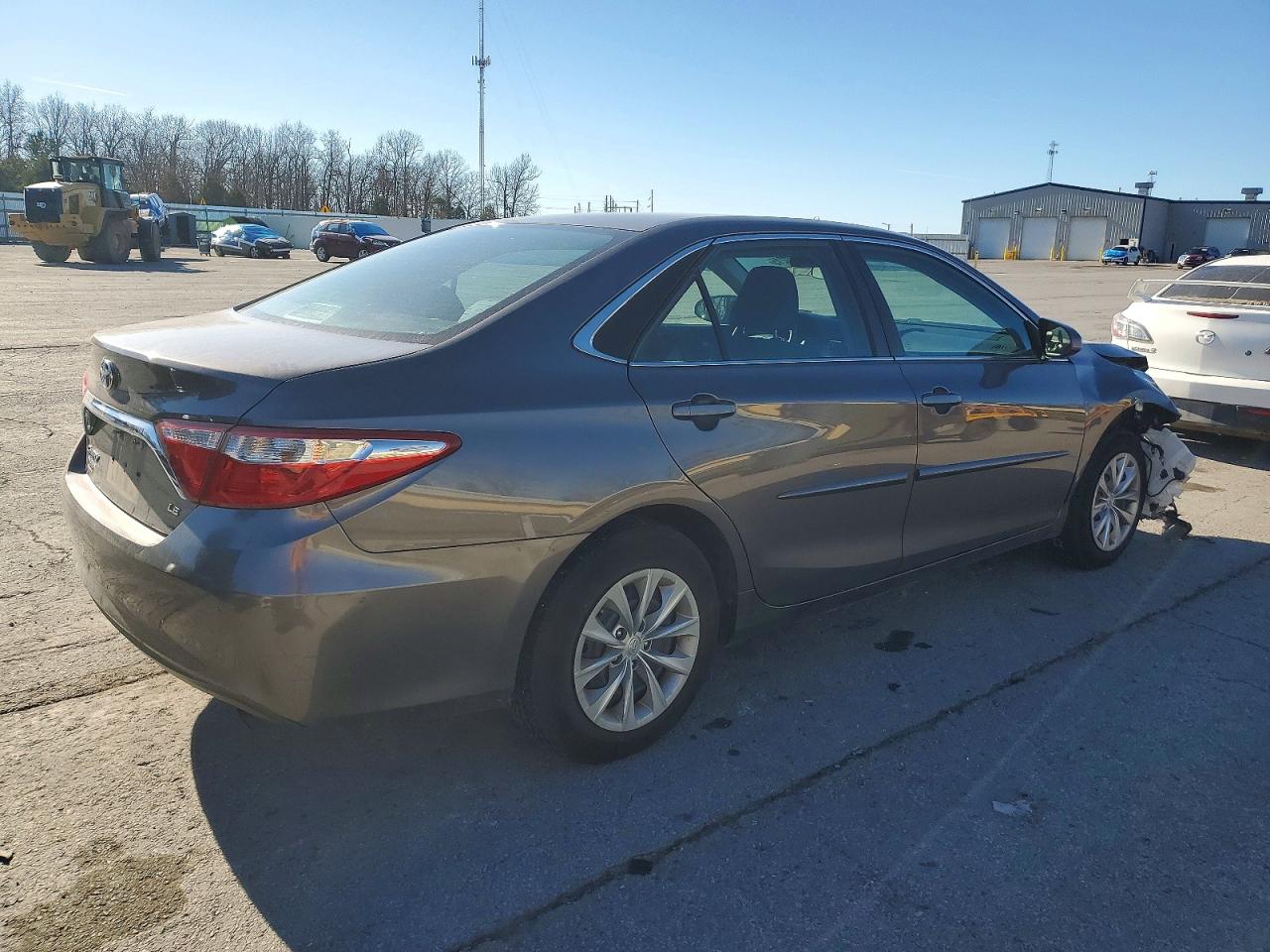 2015 TOYOTA CAMRY LE photo 7