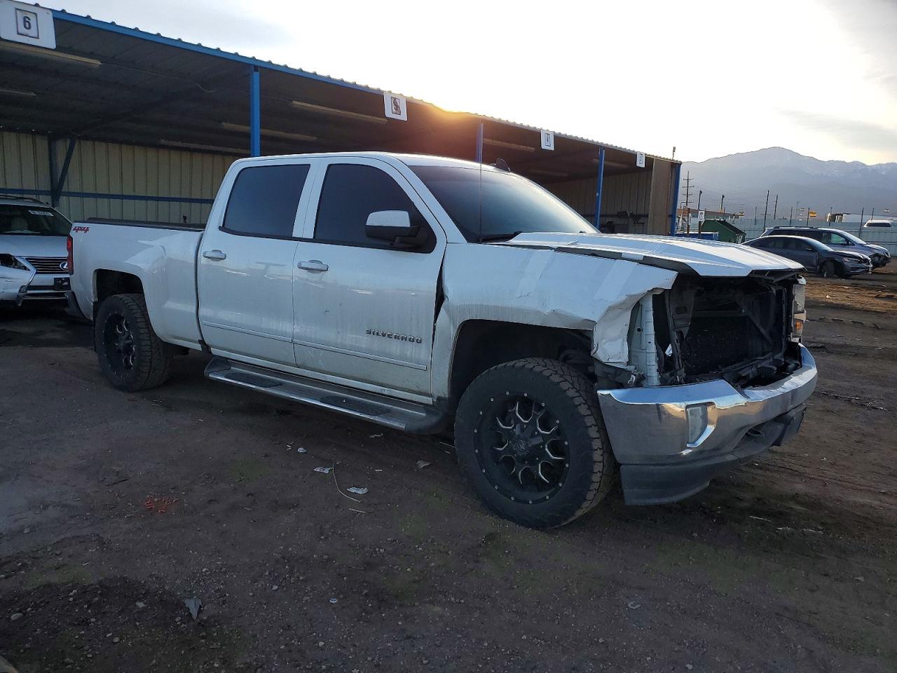 2016 CHEVROLET SILVERADO K1500 LT photo 4