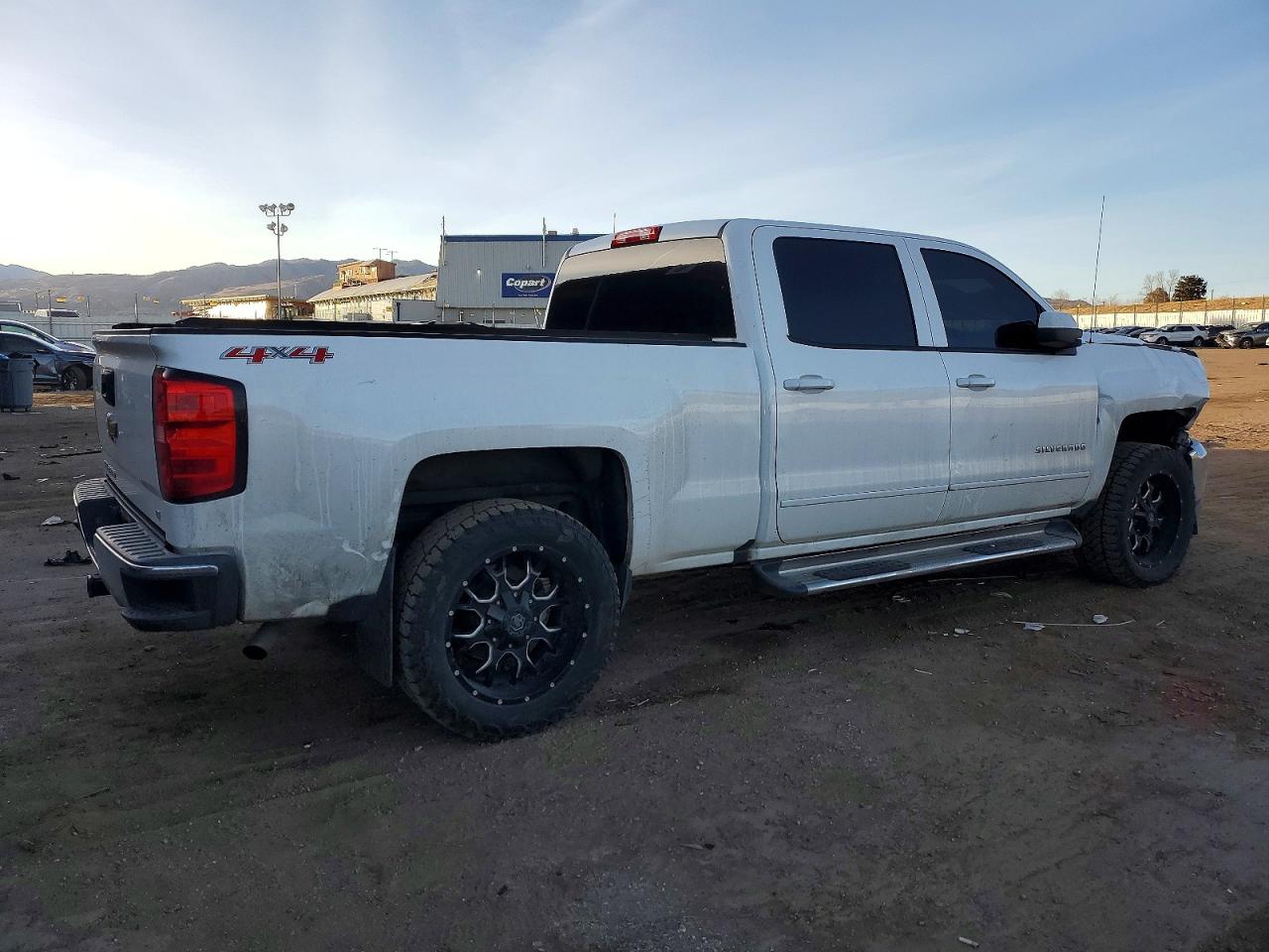 2016 CHEVROLET SILVERADO K1500 LT photo 3