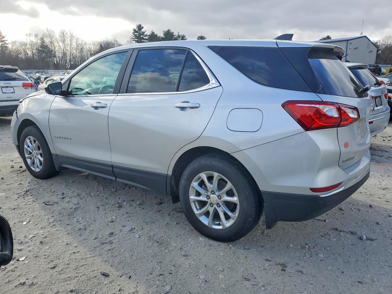 2021 CHEVROLET EQUINOX LT photo 3