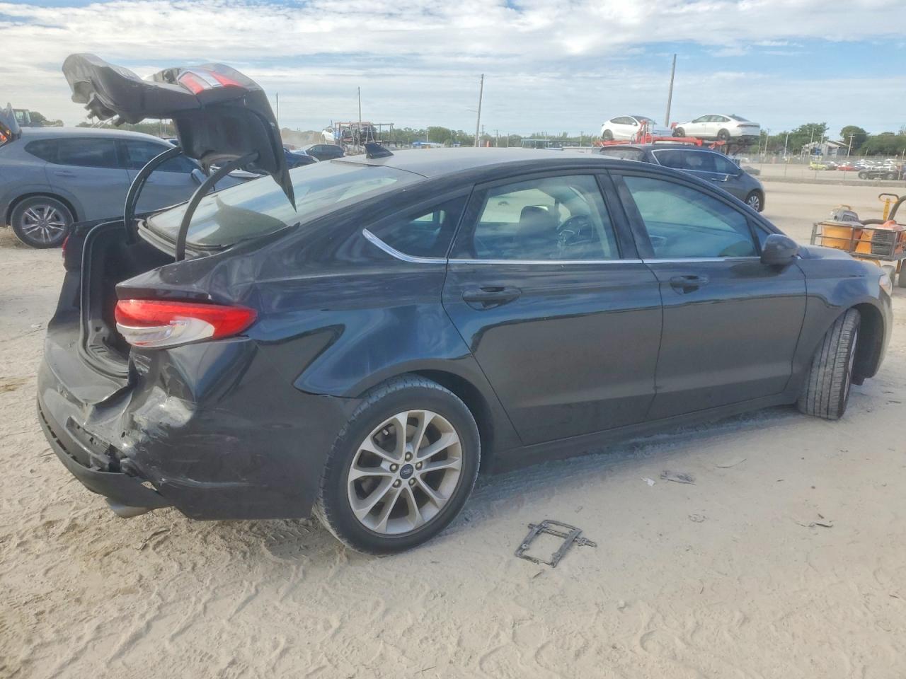 2020 FORD FUSION SE photo 3