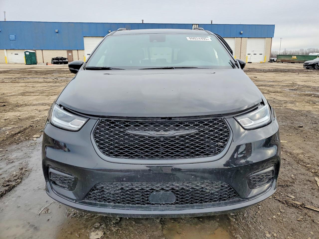 2024 CHRYSLER PACIFICA TOURING L photo 9