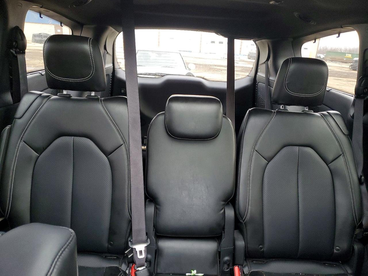 2024 CHRYSLER PACIFICA TOURING L photo 19