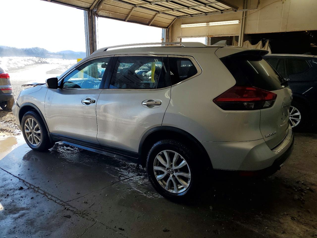 2018 NISSAN ROGUE S photo 2