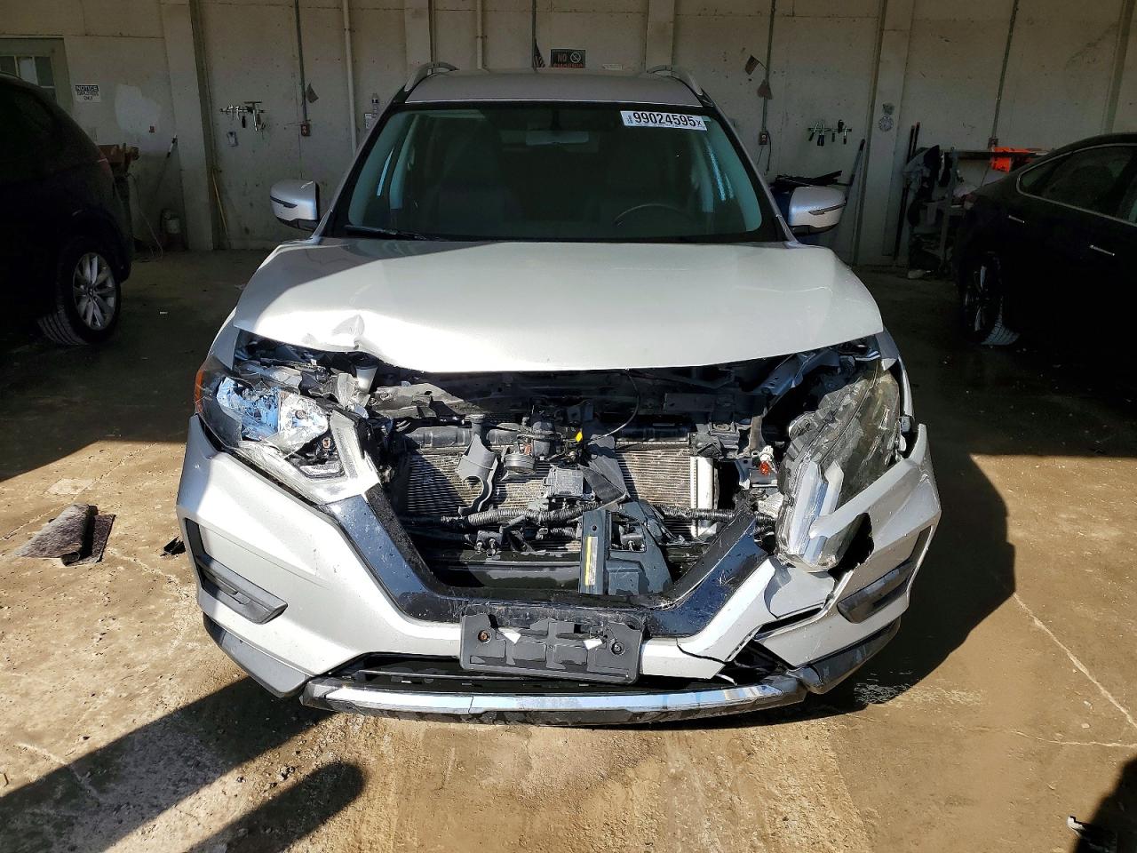 2018 NISSAN ROGUE S photo 5